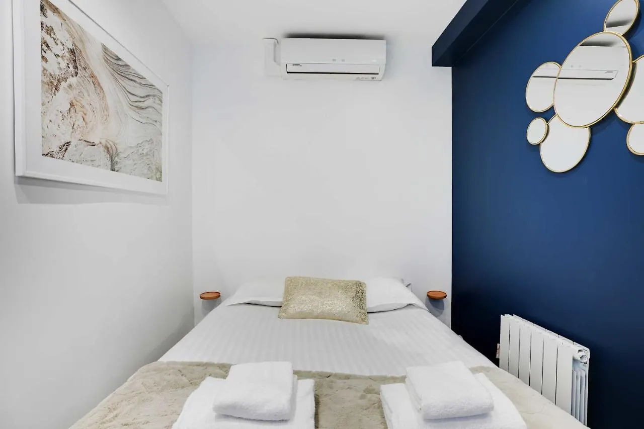 Apartament Cosy Duplex - 1Br4P - St Fargeau Paryż